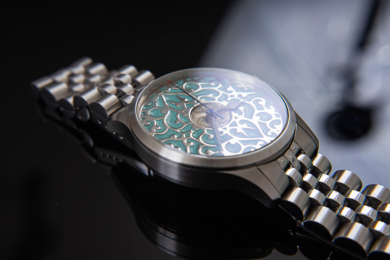 trenyo Alhambra Enameled Dial