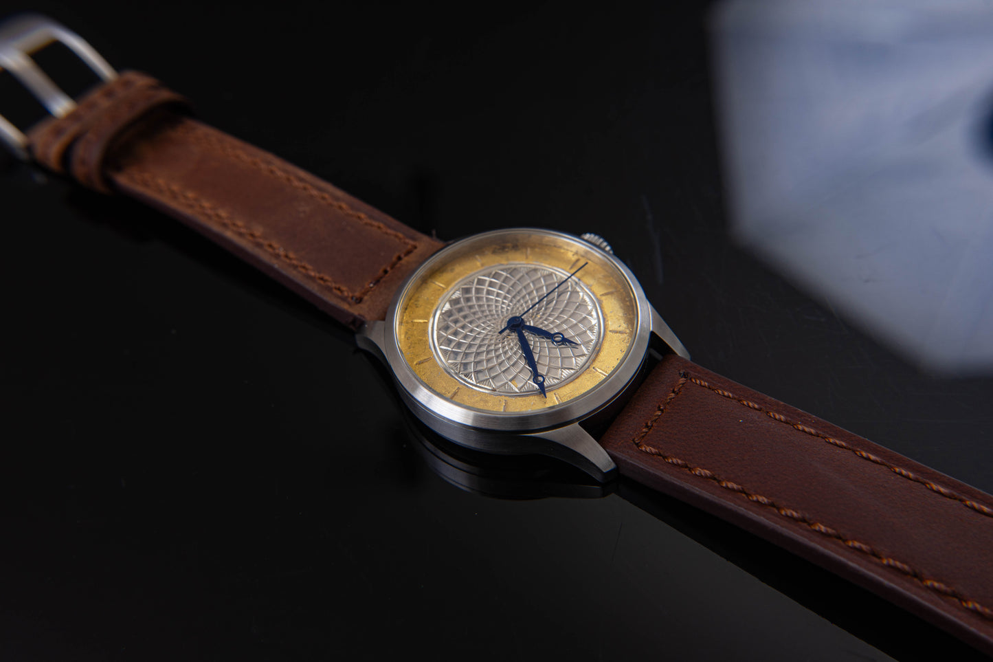 trenyo Freehand Guilloche in 925 silver and 22k gold leaf