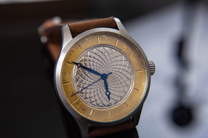 trenyo Freehand Guilloche in 925 silver and 22k gold leaf