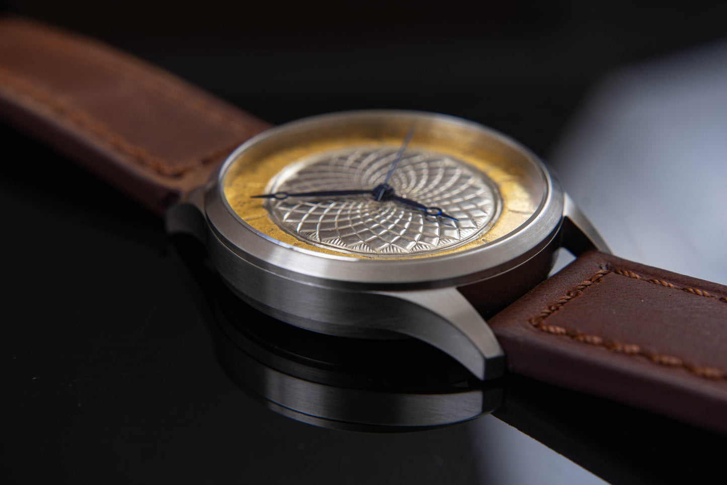 trenyo Freehand Guilloche in 925 silver and 22k gold leaf