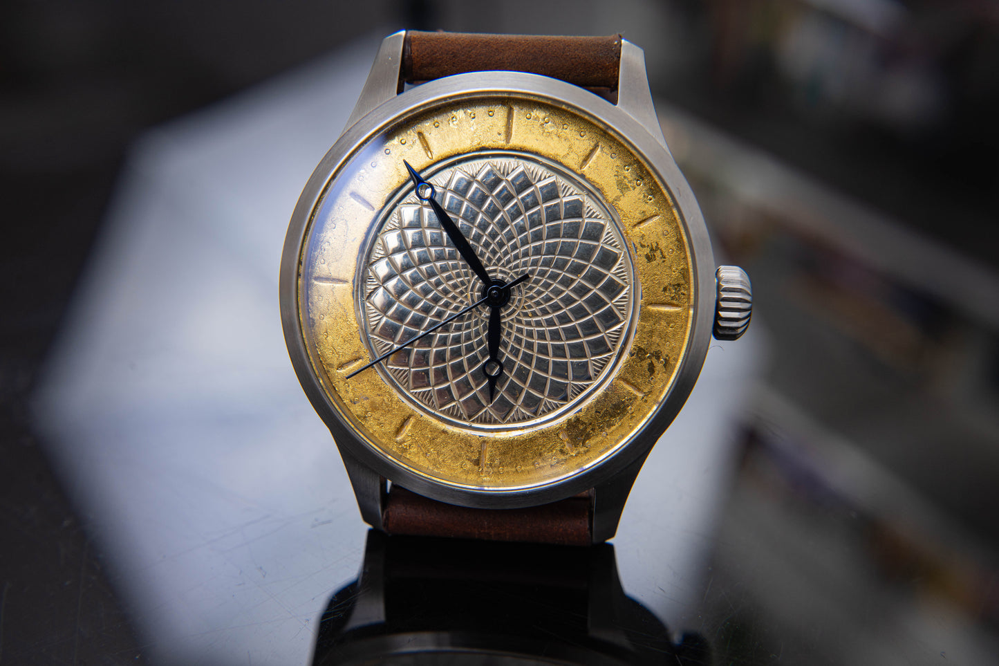 trenyo Freehand Guilloche in 925 silver and 22k gold leaf